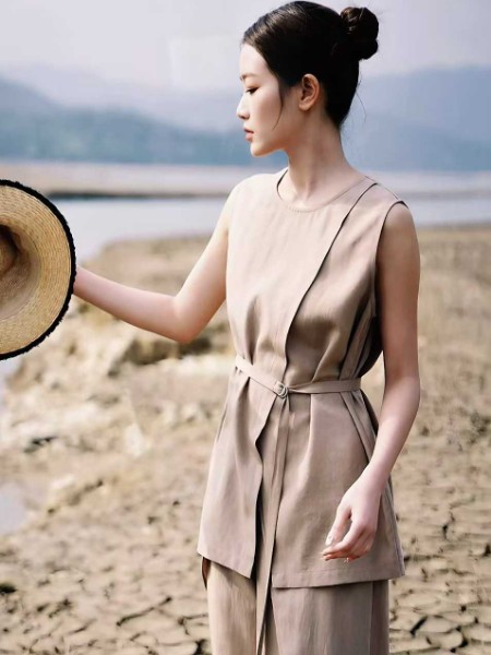 Dins底色女装品牌新品